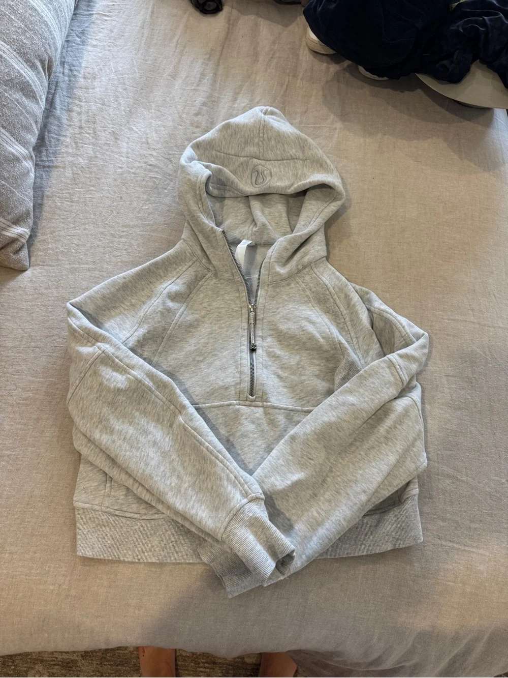 Women's LuluLemon Light Gray Half-Zip Hooded Sweater